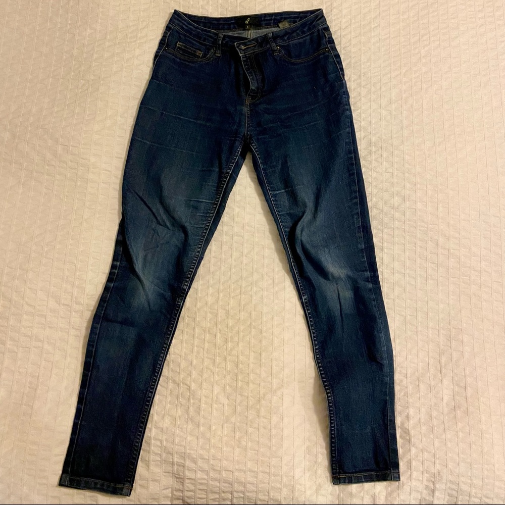 **SOLD***g:21 Skinny Jeans